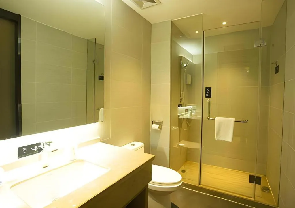 City Comfort Inn Huanggang Wuxue Bus Center