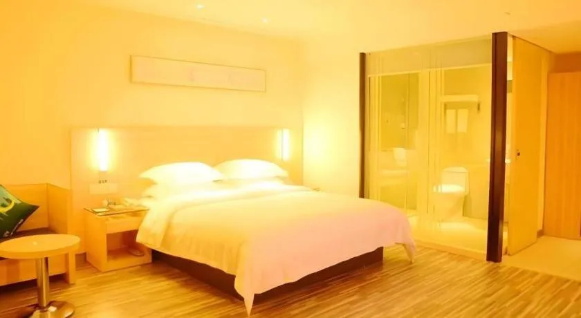 Bed in City Comfort Inn Hotel Guilin Hongling Road