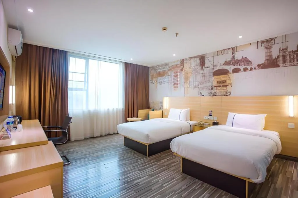 Bed in City Comfort Inn Hotel Guilin Hongling Road