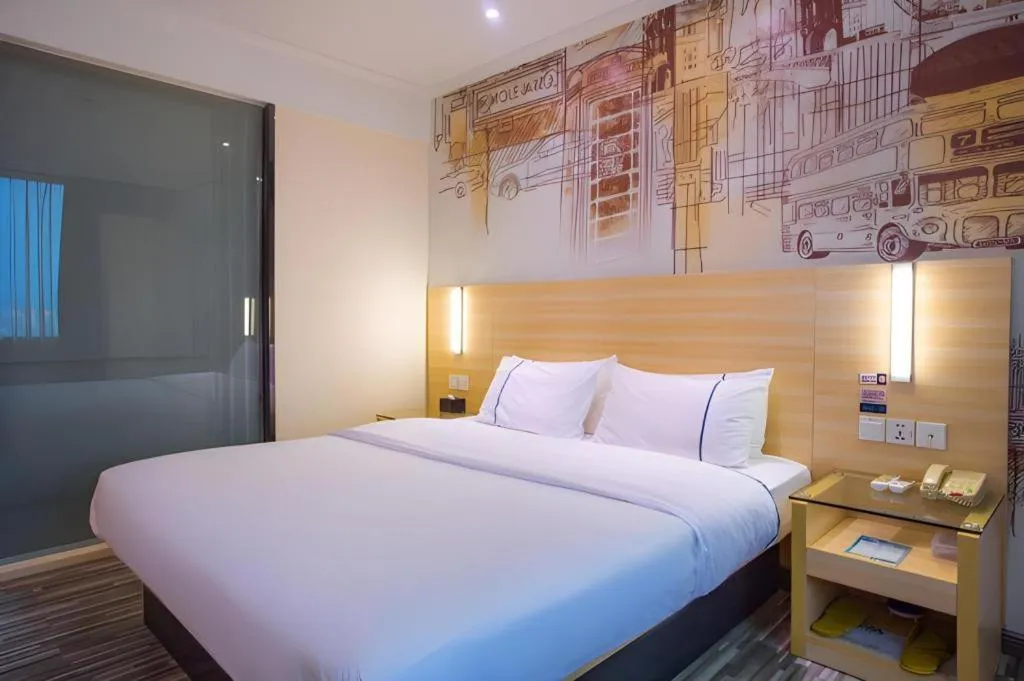 Bed in City Comfort Inn Hotel Guilin Hongling Road