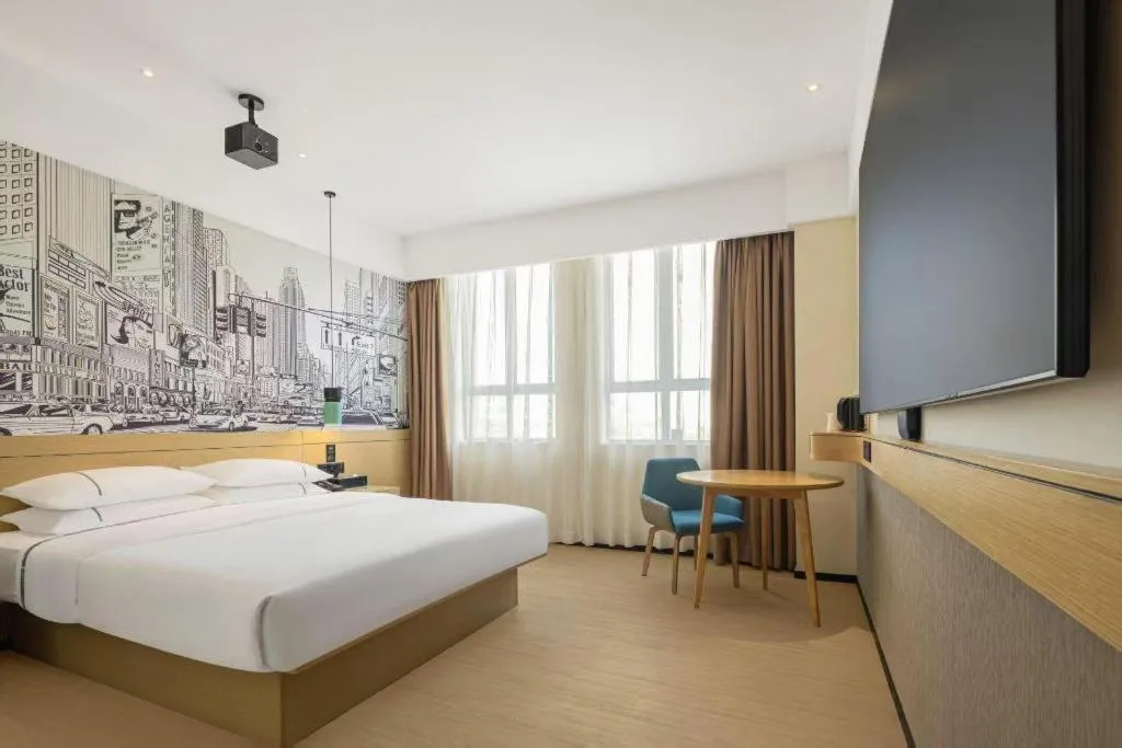 Bed in City Comfort Inn Hotel Guilin Hongling Road