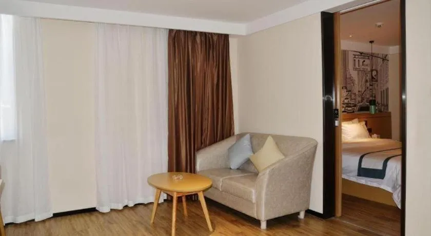 Bed in City Comfort Inn Hotel Guilin Hongling Road