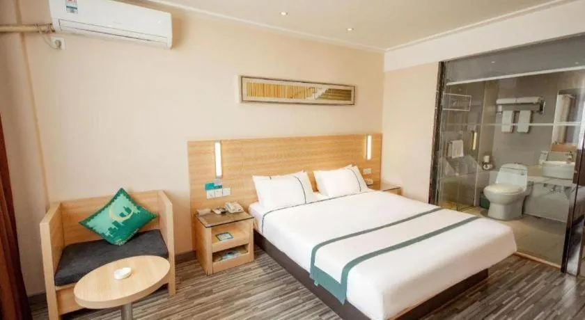 Bed in City Comfort Inn Huanggang Macheng City Macheng Square