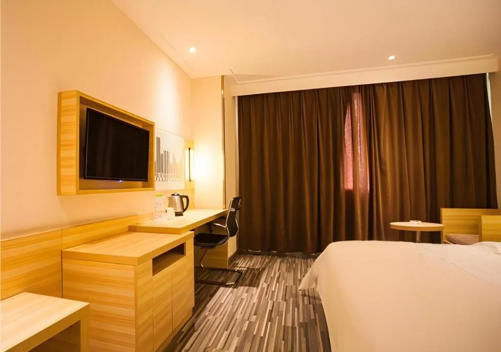 Bed in City Comfort Inn Zhanjiang Seaside Park Guanhai Corridor