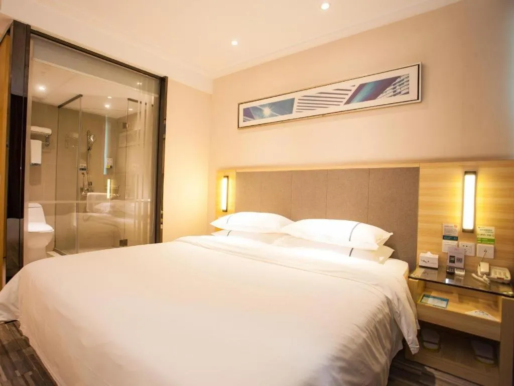 Bed in City Comfort Inn Zhanjiang Seaside Park Guanhai Corridor