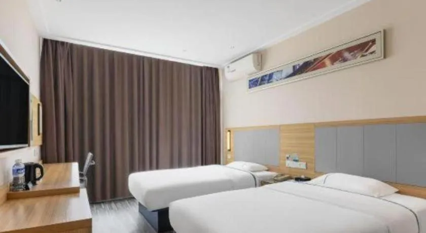 Bed in City Comfort Inn Zhanjiang Seaside Park Guanhai Corridor