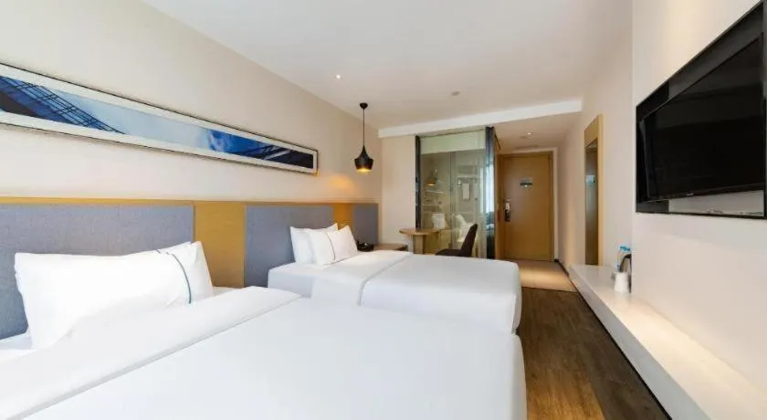 Bed in City Comfort Inn Wuhan International Square Union Medical College Hospital