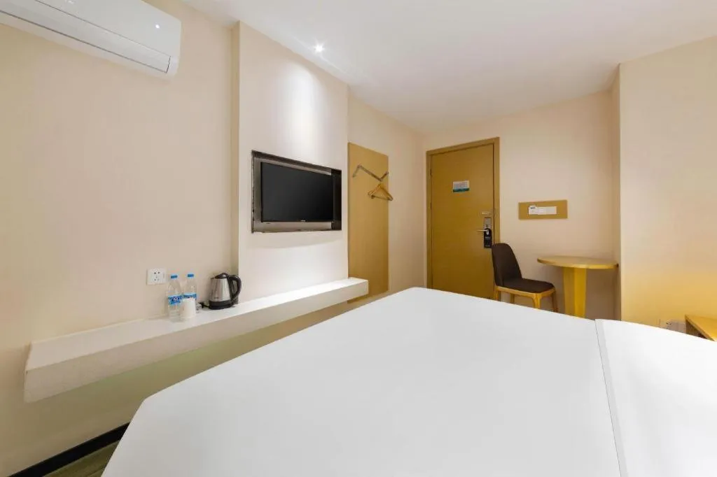 Bed in City Comfort Inn Wuhan International Square Union Medical College Hospital