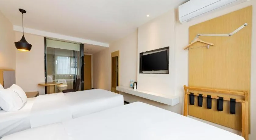 Bed in City Comfort Inn Wuhan International Square Union Medical College Hospital