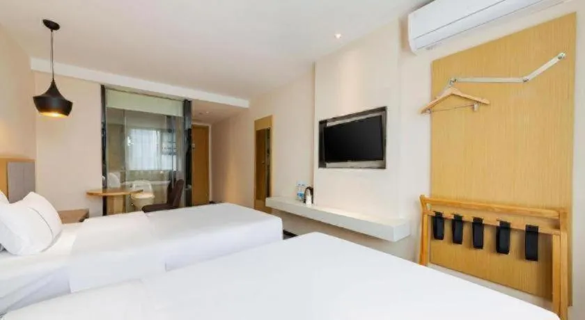 Bed in City Comfort Inn Wuhan International Square Union Medical College Hospital