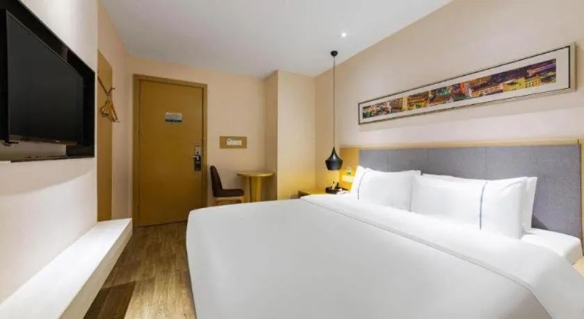 Bed in City Comfort Inn Wuhan International Square Union Medical College Hospital