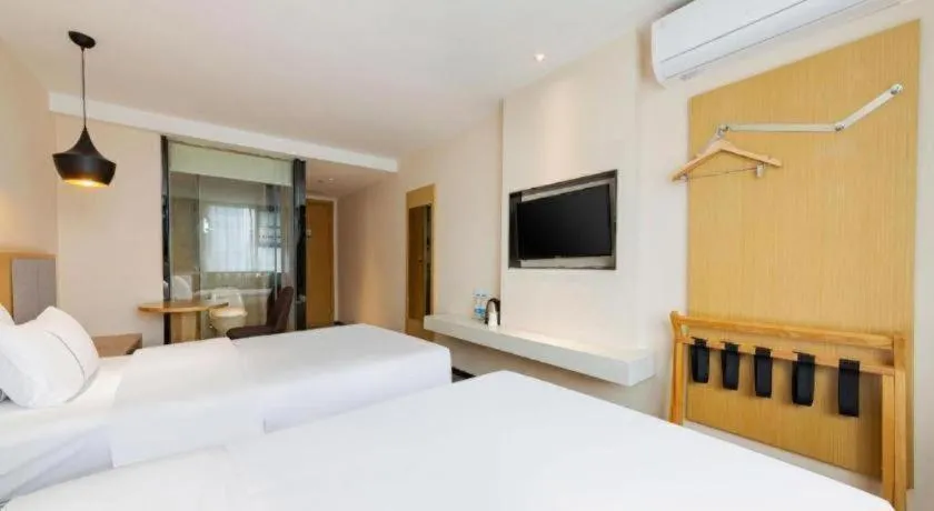 Bed in City Comfort Inn Wuhan International Square Union Medical College Hospital