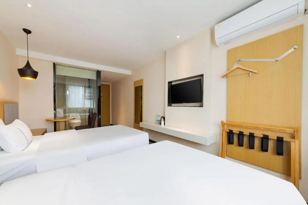 Bed in City Comfort Inn Wuhan International Square Union Medical College Hospital