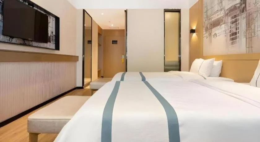 Bed in City Comfort Inn Chongqing Jiangbei International Airport