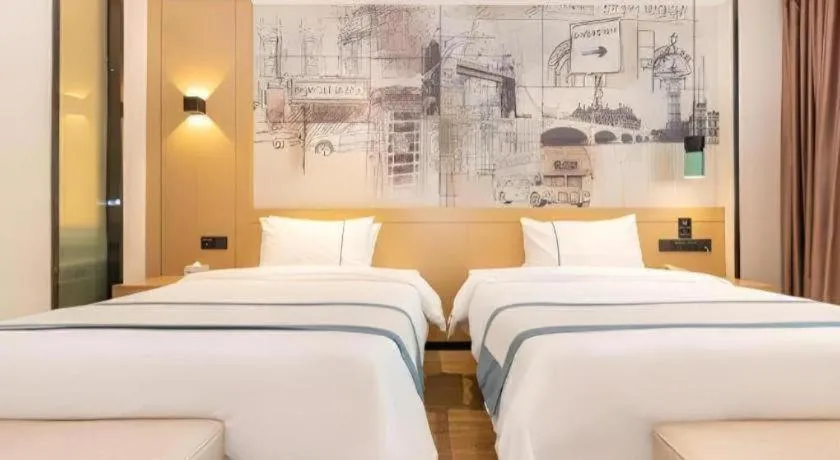 Bed in City Comfort Inn Chongqing Jiangbei International Airport