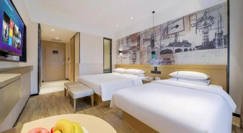 Bed in City Comfort Inn Chongqing Jiangbei International Airport