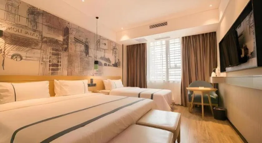 Bed in City Comfort Inn Chongqing Jiangbei International Airport