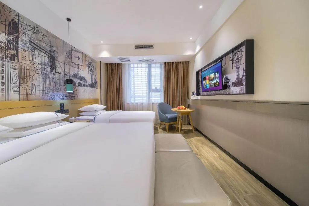 Bed in City Comfort Inn Chongqing Jiangbei International Airport