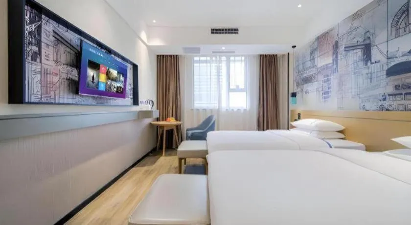 Bed in City Comfort Inn Chongqing Jiangbei International Airport