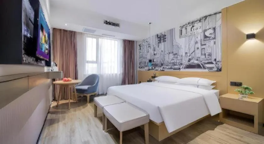 Bed in City Comfort Inn Chongqing Jiangbei International Airport