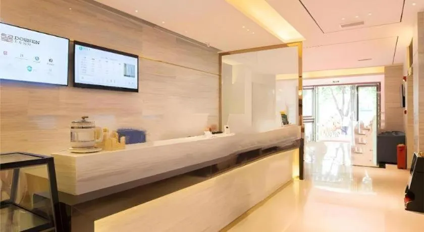 Bed in City Comfort Inn Chongqing Jiangbei International Airport