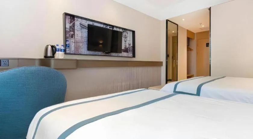 Bed in City Comfort Inn Chongqing Jiangbei International Airport