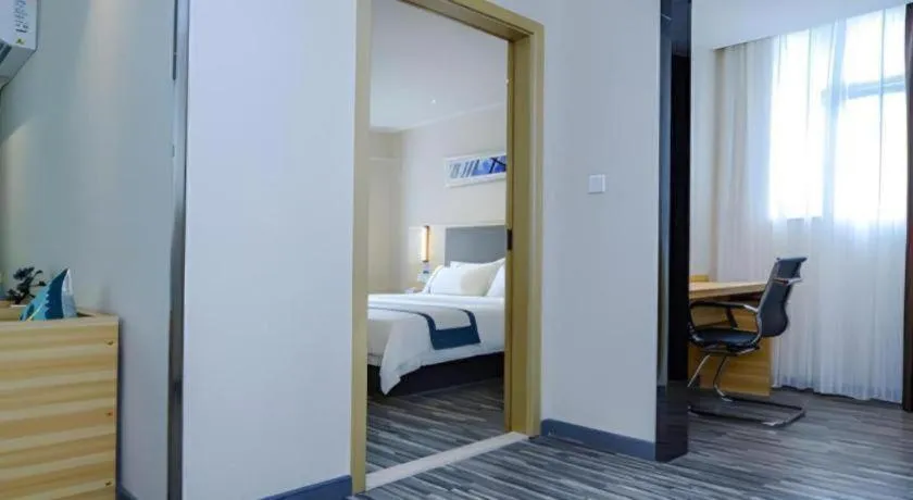 Bed in City Comfort Inn Chongqing Jiangbei International Airport