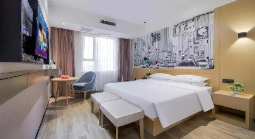 Bed in City Comfort Inn Chongqing Jiangbei International Airport