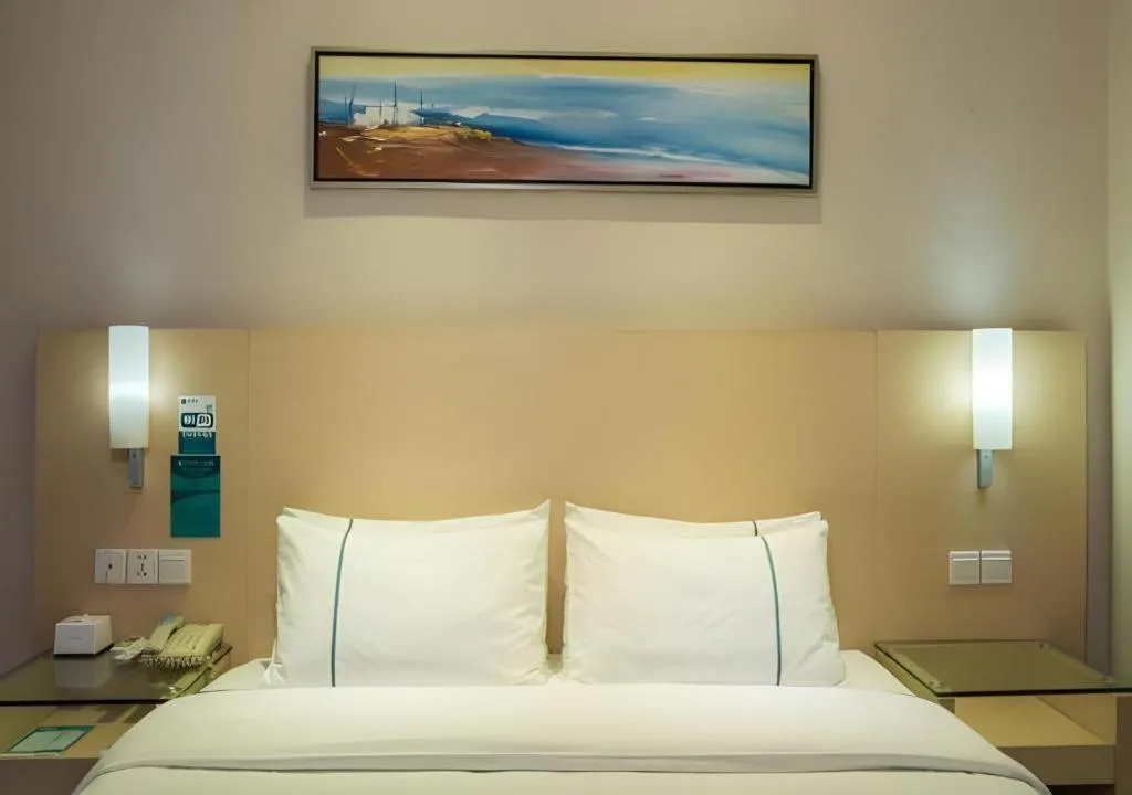 Bed in City Comfort Inn Yulin Youth Square 1st People's Hospital