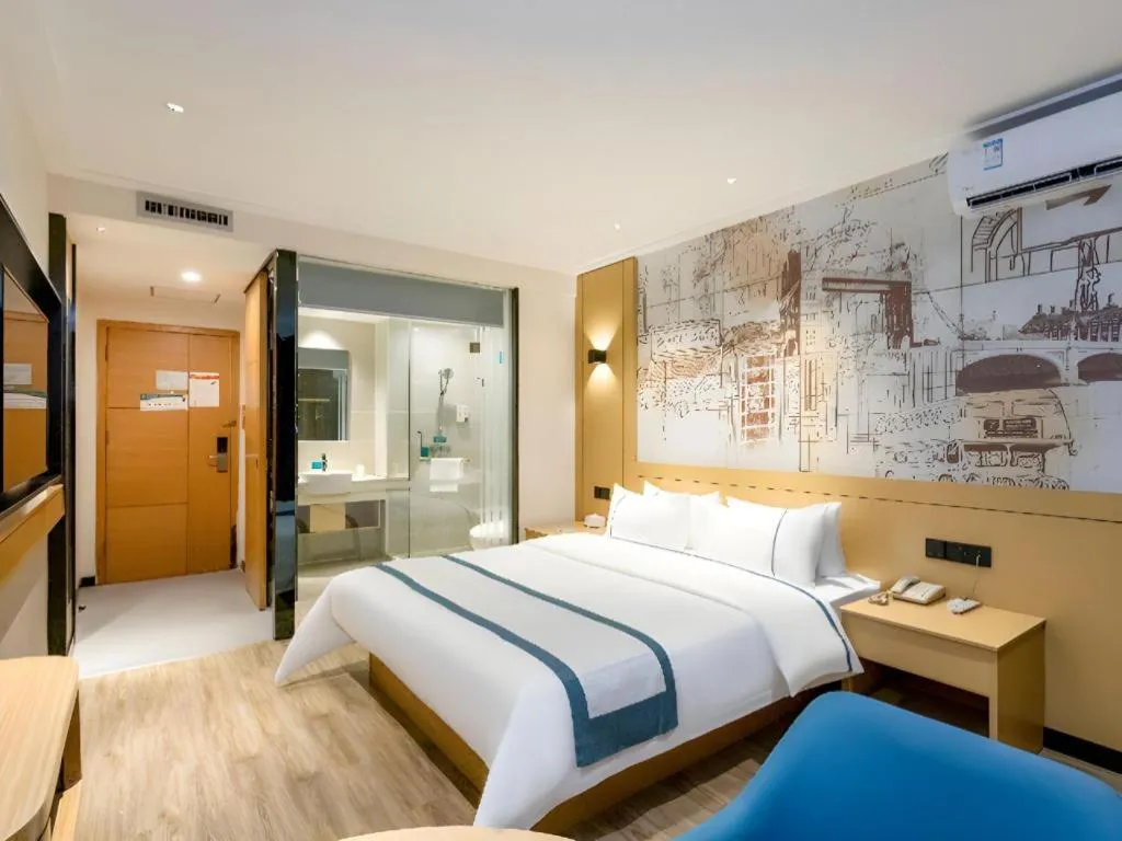 Bed in City Comfort Inn Yulin Youth Square 1st People's Hospital