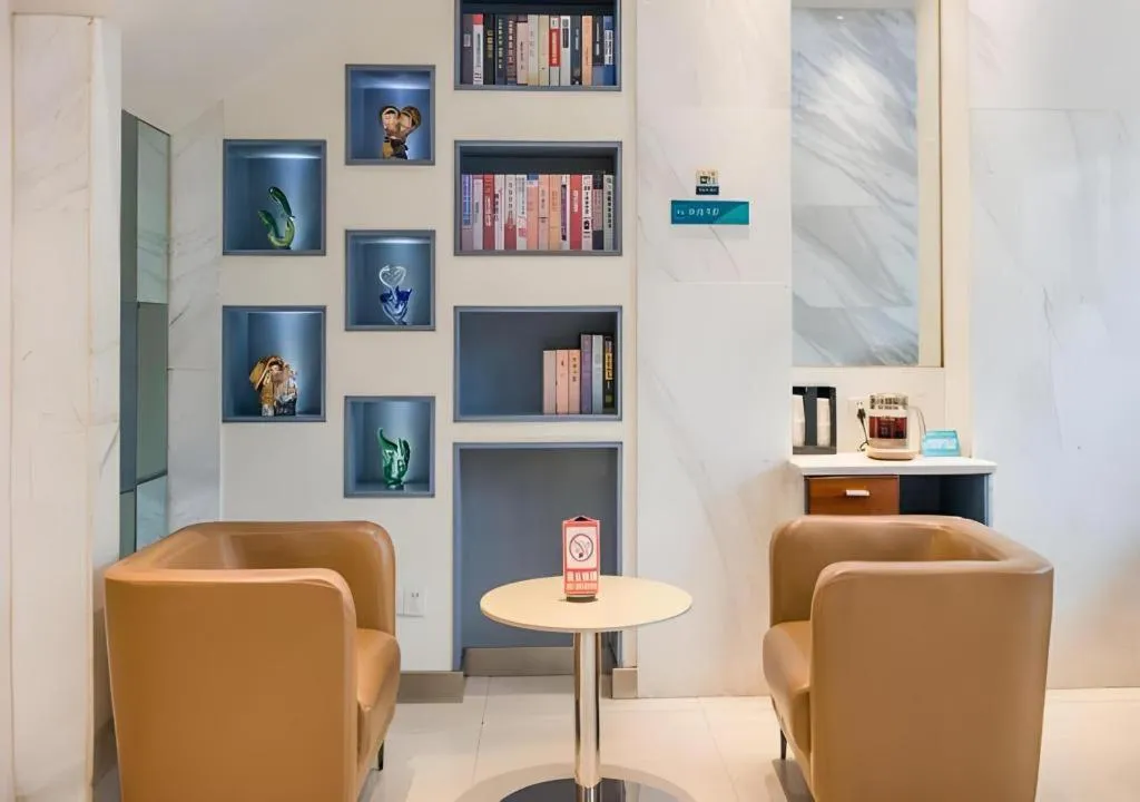 City Comfort Inn Yulin Youth Square 1st People's Hospital