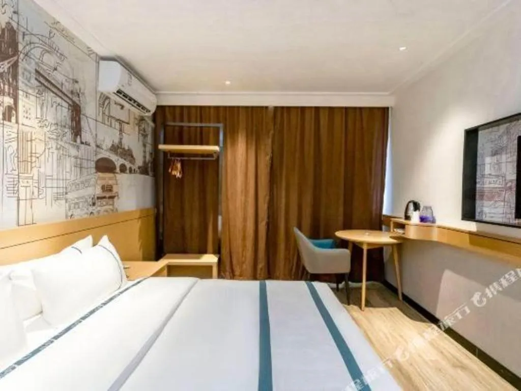 Bed in City Comfort Inn Yulin Youth Square 1st People's Hospital