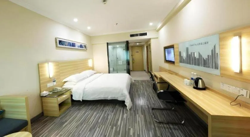 Bed in City Comfort Inn Wuhan Dream Times Baotong Temple Metro Station
