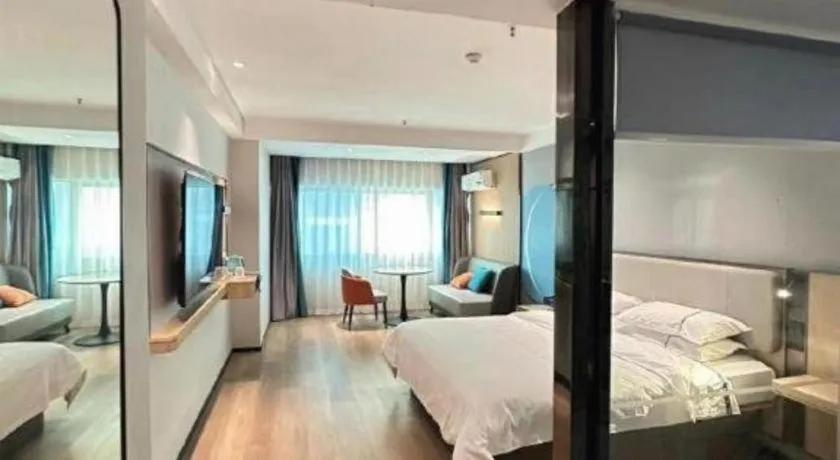 Bed in City Comfort Inn Wuhan Dream Times Baotong Temple Metro Station