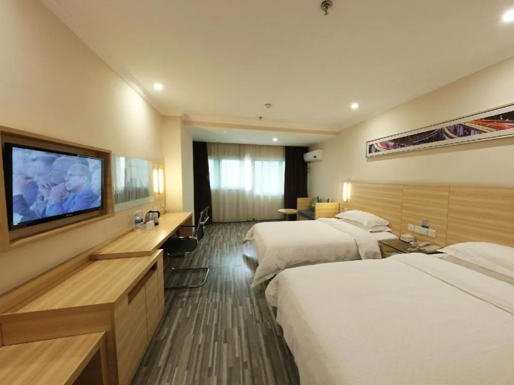 Bed in City Comfort Inn Wuhan Dream Times Baotong Temple Metro Station