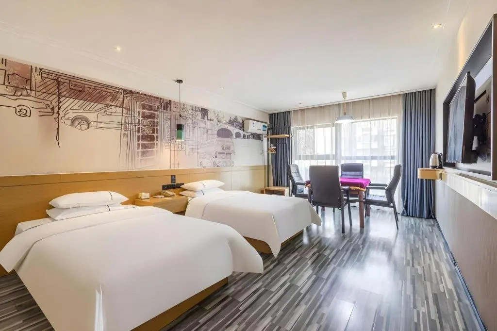 Bed in City Comfort Inn Wuhan Dream Times Baotong Temple Metro Station