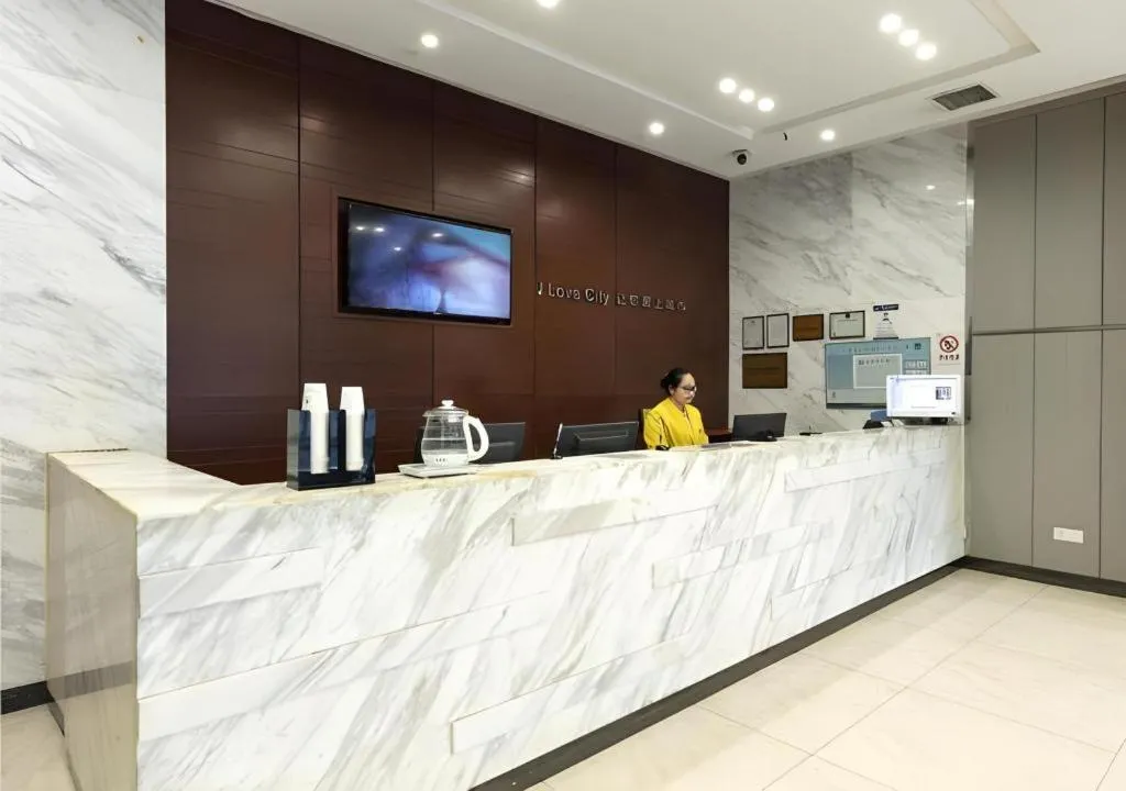 City Comfort Inn Wuhan Dream Times Baotong Temple Metro Station