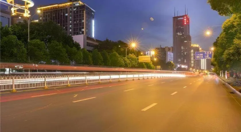 City Comfort Inn Wuhan Dream Times Baotong Temple Metro Station