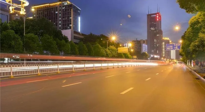 City Comfort Inn Wuhan Dream Times Baotong Temple Metro Station