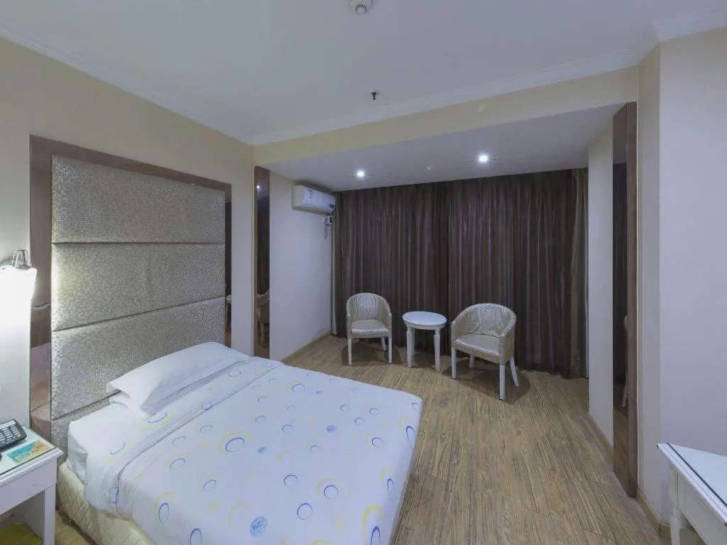 Bed in City Comfort Inn Wuhan Dream Times Baotong Temple Metro Station