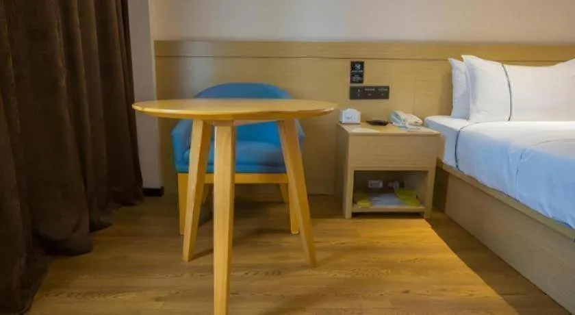 Bed in City Comfort Inn Zhanjiang Middle Haibin Avenue Wanda Plaza