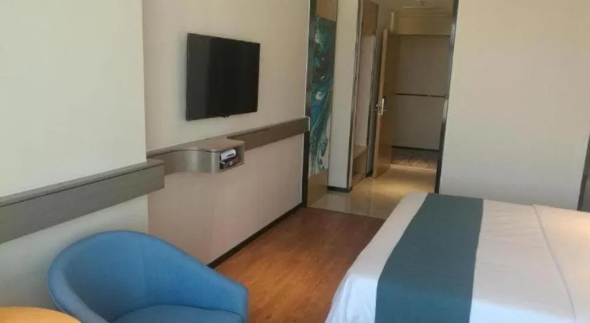 Bed in City Comfort Inn Zhanjiang Middle Haibin Avenue Wanda Plaza