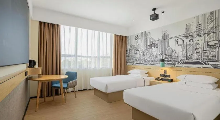 Bed in City Comfort Inn Zhanjiang Middle Haibin Avenue Wanda Plaza