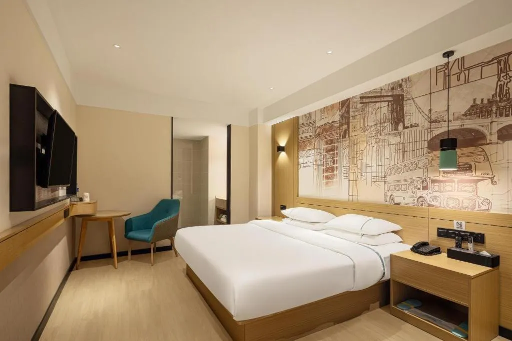 Bed in City Comfort Inn Zhanjiang Middle Haibin Avenue Wanda Plaza