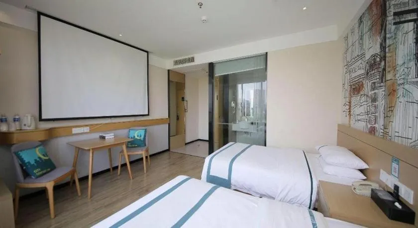 Bed in City Comfort Inn Huangshi Yangxin Mingyuewan Park