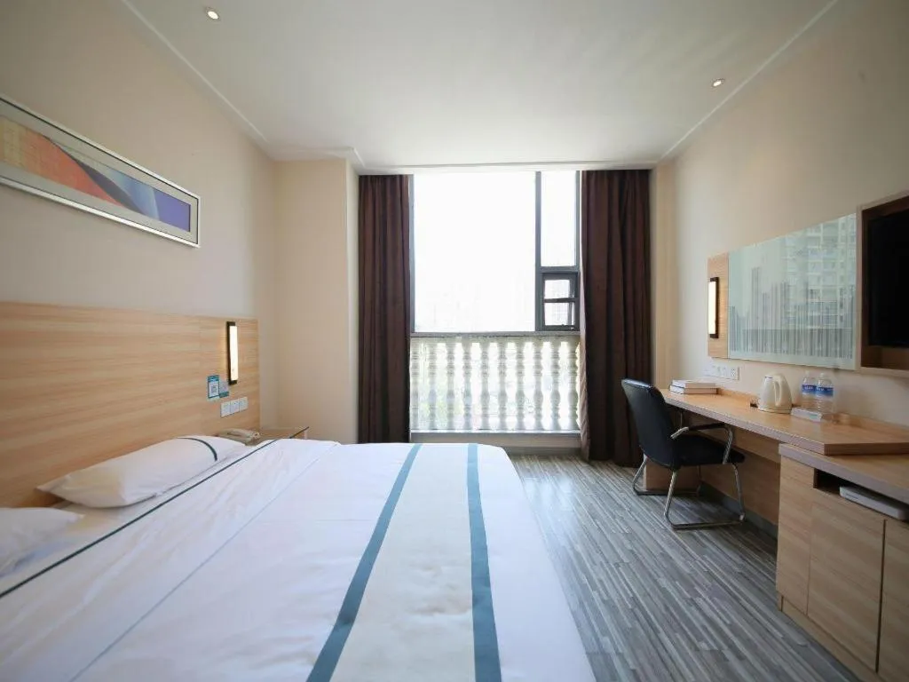Bed in City Comfort Inn Huangshi Yangxin Mingyuewan Park