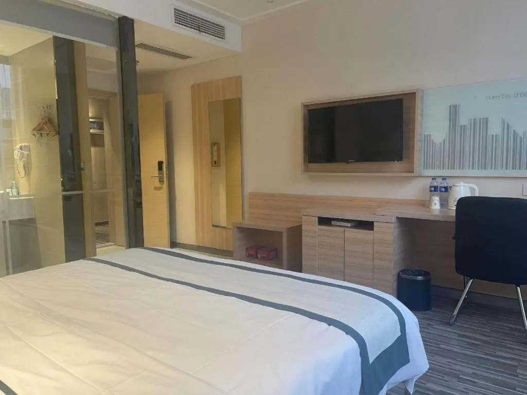 Bed in City Comfort Inn Huangshi Yangxin Mingyuewan Park