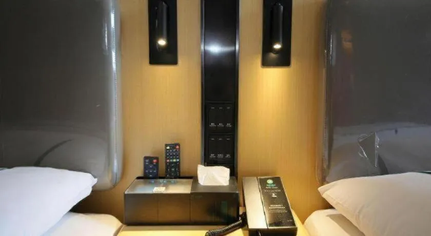 Bed in City Comfort Inn Huangshi Yangxin Mingyuewan Park