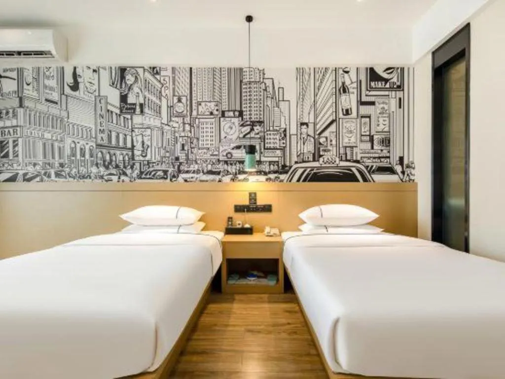 Bed in City Comfort Inn Liuzhou Gubu Street Ma'anshan Park