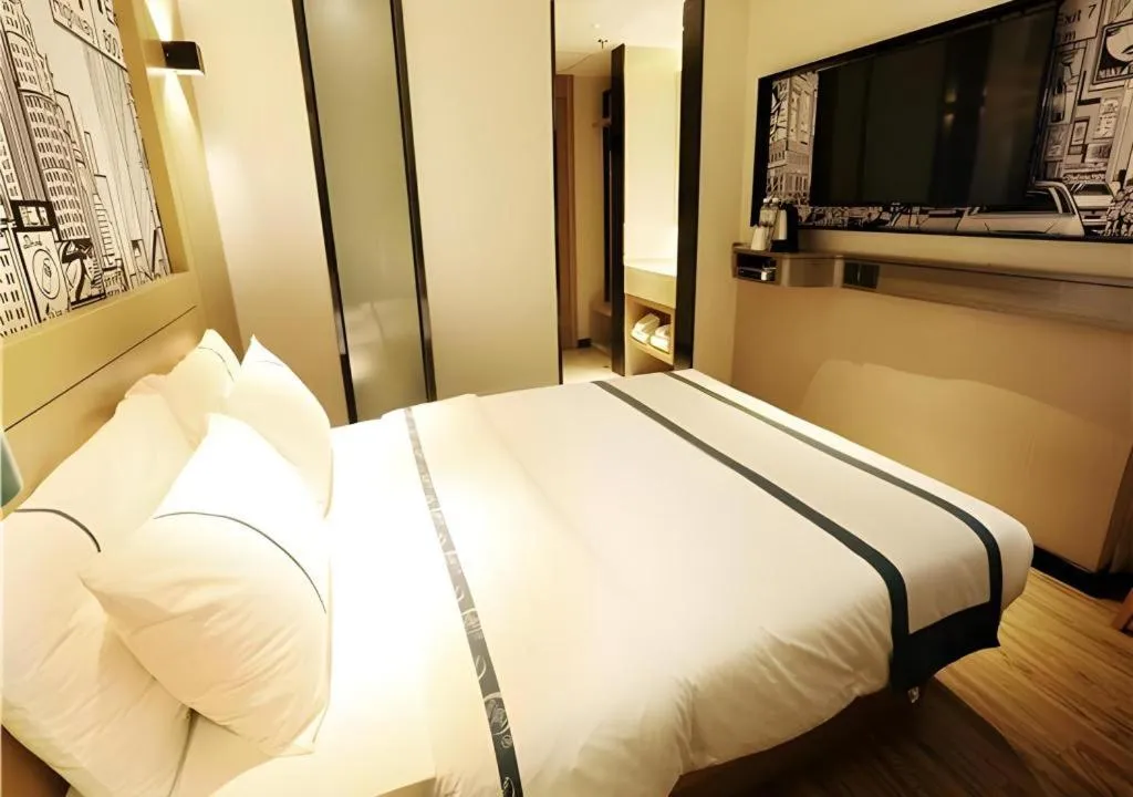 Bed in City Comfort Inn Liuzhou Gubu Street Ma'anshan Park